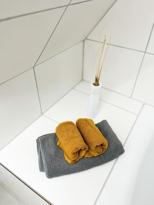 Modernes Apartment Mit Balkon Free Parking Netflix Τσέλε Εξωτερικό φωτογραφία