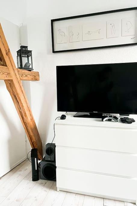 Modernes Apartment Mit Balkon Free Parking Netflix Τσέλε Εξωτερικό φωτογραφία