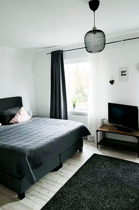 Modernes Apartment Mit Balkon Free Parking Netflix Τσέλε Εξωτερικό φωτογραφία